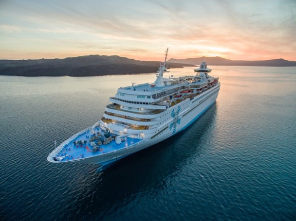 Cruise ship - pic 1