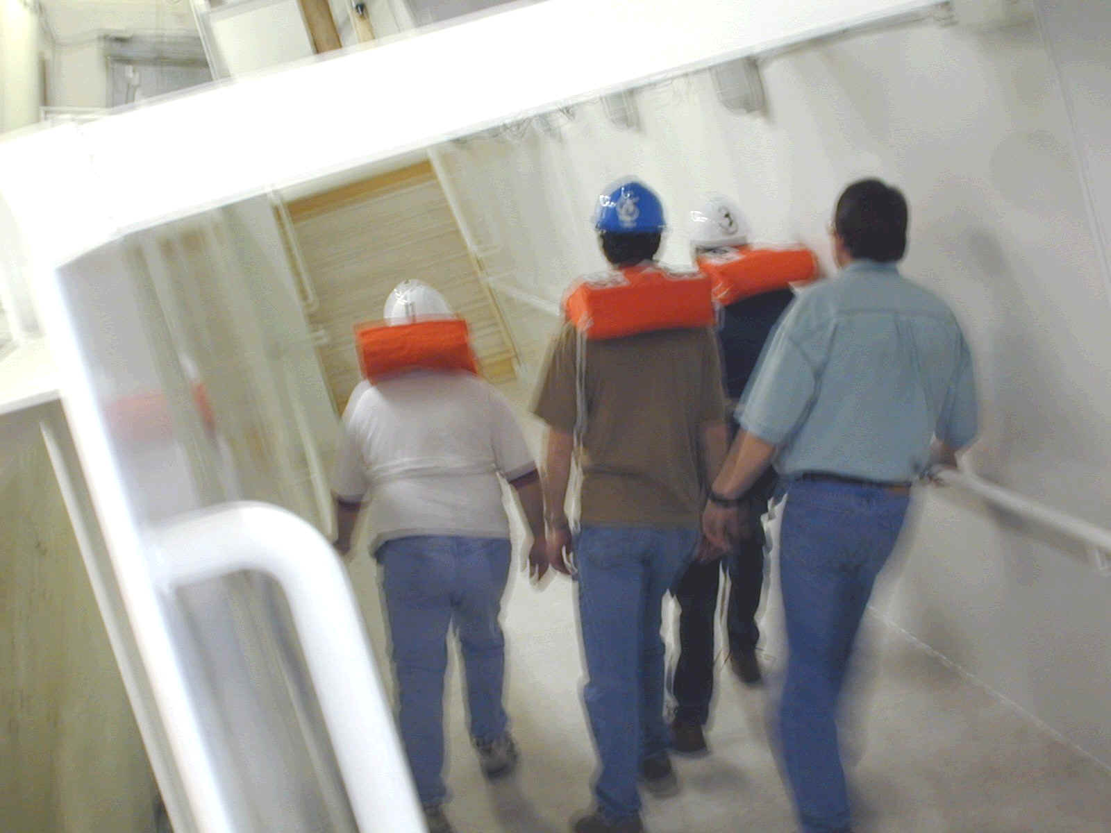 pax_corridor_1.jpg (3840066 bytes)